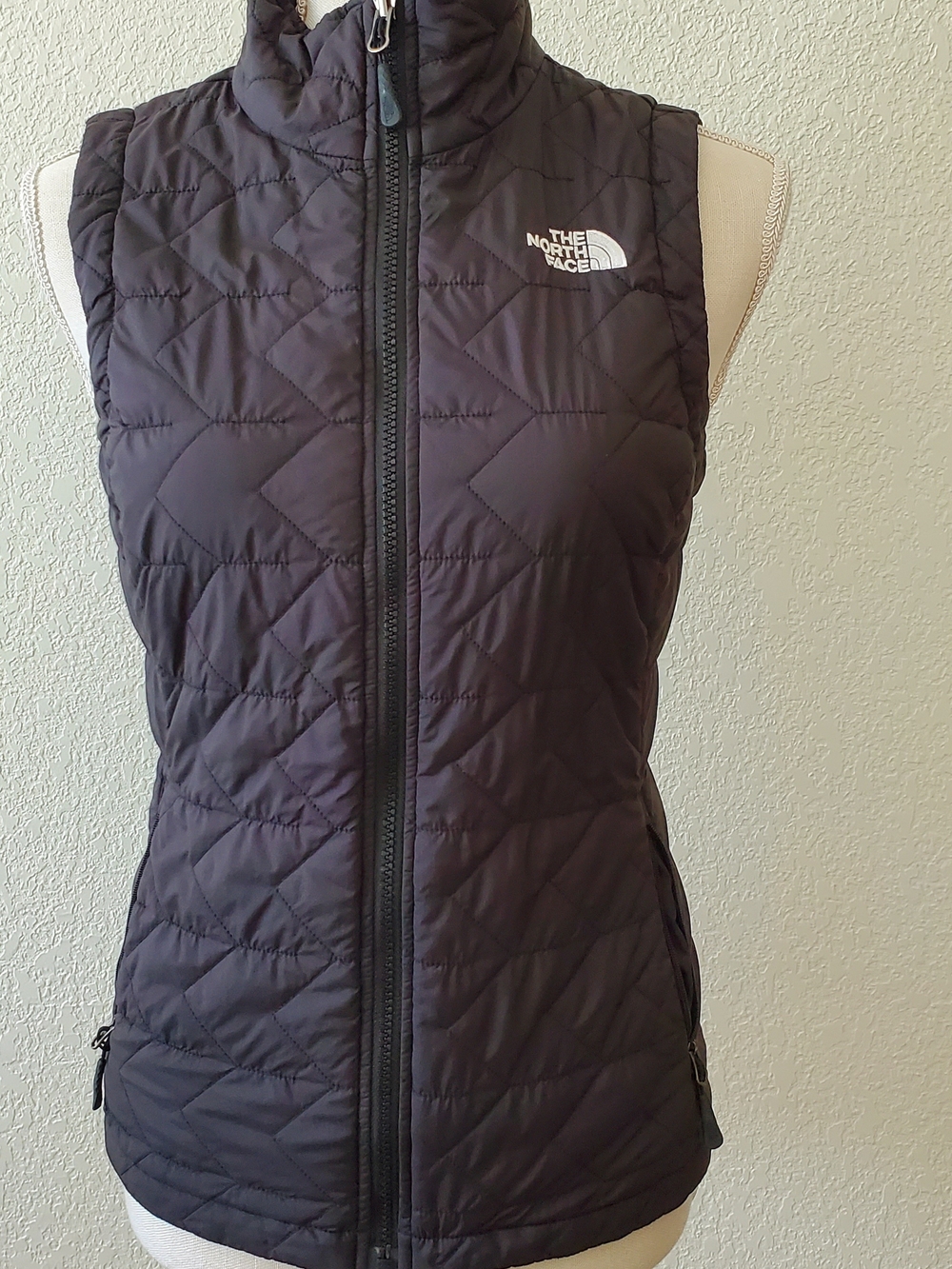 The North Face Women's Black Quilted Insulated Vest
